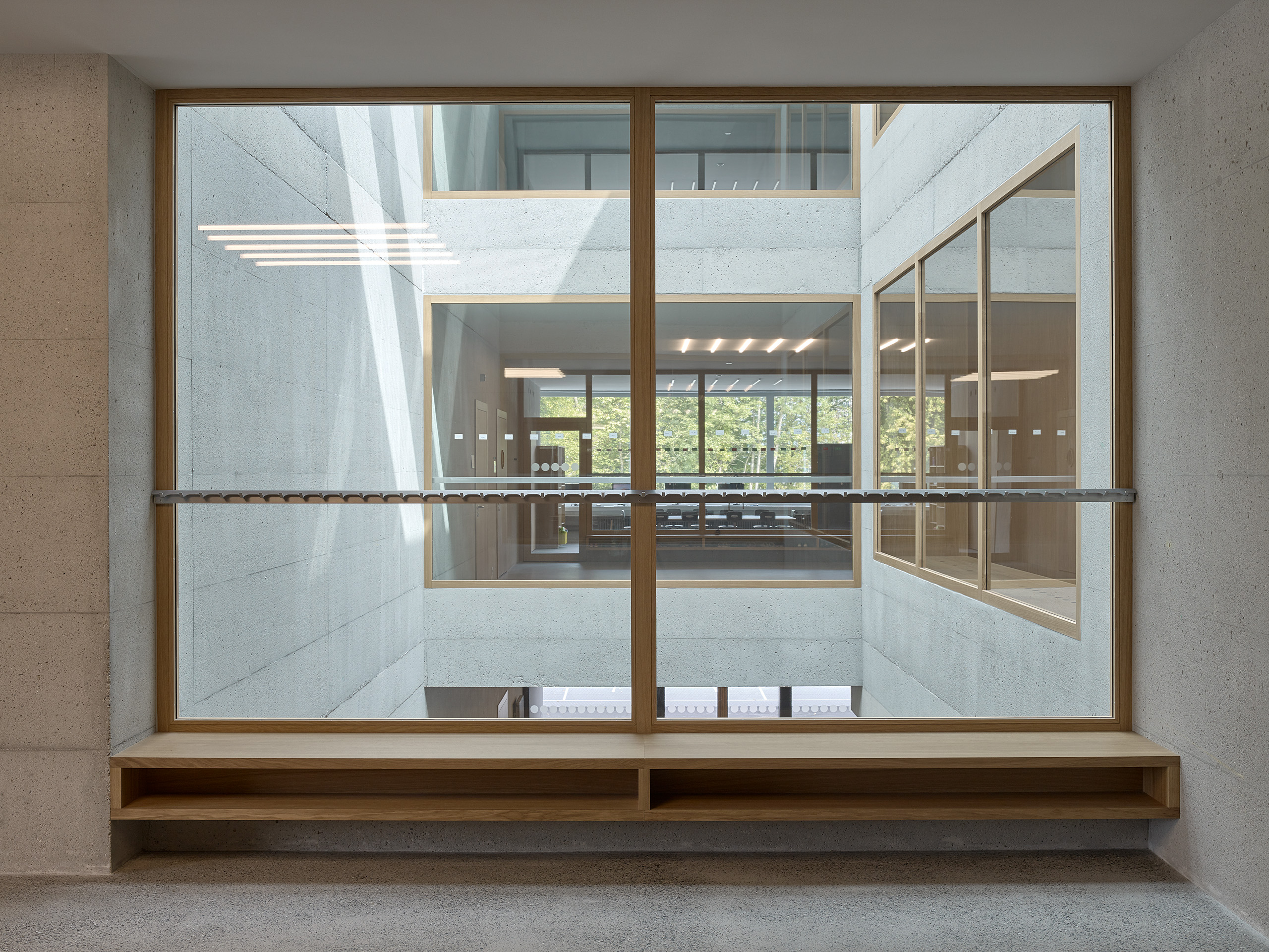 E19708 Alpa 092315 SCREEN